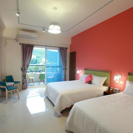 ลีวีไซด์ เฮาส์ Bed & Breakfast เมืองฮวาเหลียน ภายนอก รูปภาพ