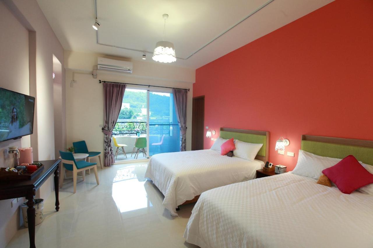 ลีวีไซด์ เฮาส์ Bed & Breakfast เมืองฮวาเหลียน ภายนอก รูปภาพ