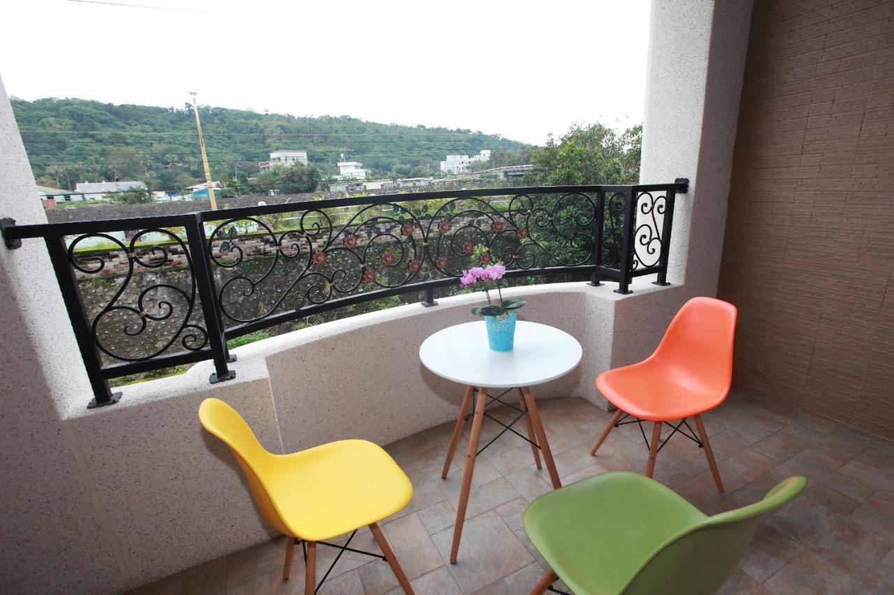 ลีวีไซด์ เฮาส์ Bed & Breakfast เมืองฮวาเหลียน ภายนอก รูปภาพ